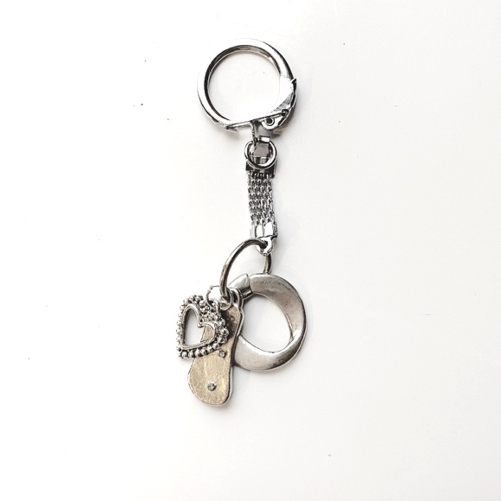 🤍Whimsical silver charm dangling keychain